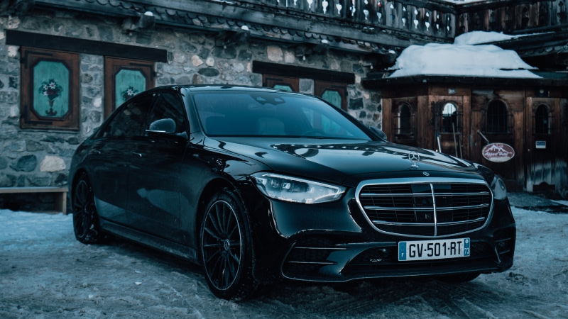 Luxury private chauffeur in the Alps