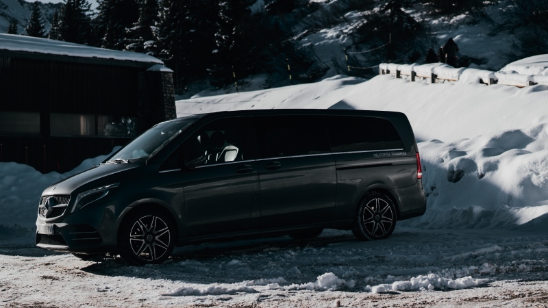 Transfers and journeys with a private chauffeur