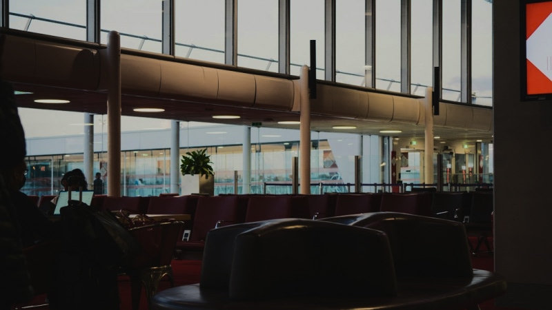 Private chauffeur at Paris Charles-de-Gaulle Airport