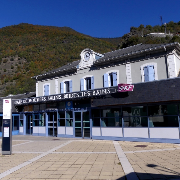 Moûtiers train station, gateway to the Tarentaise resorts
